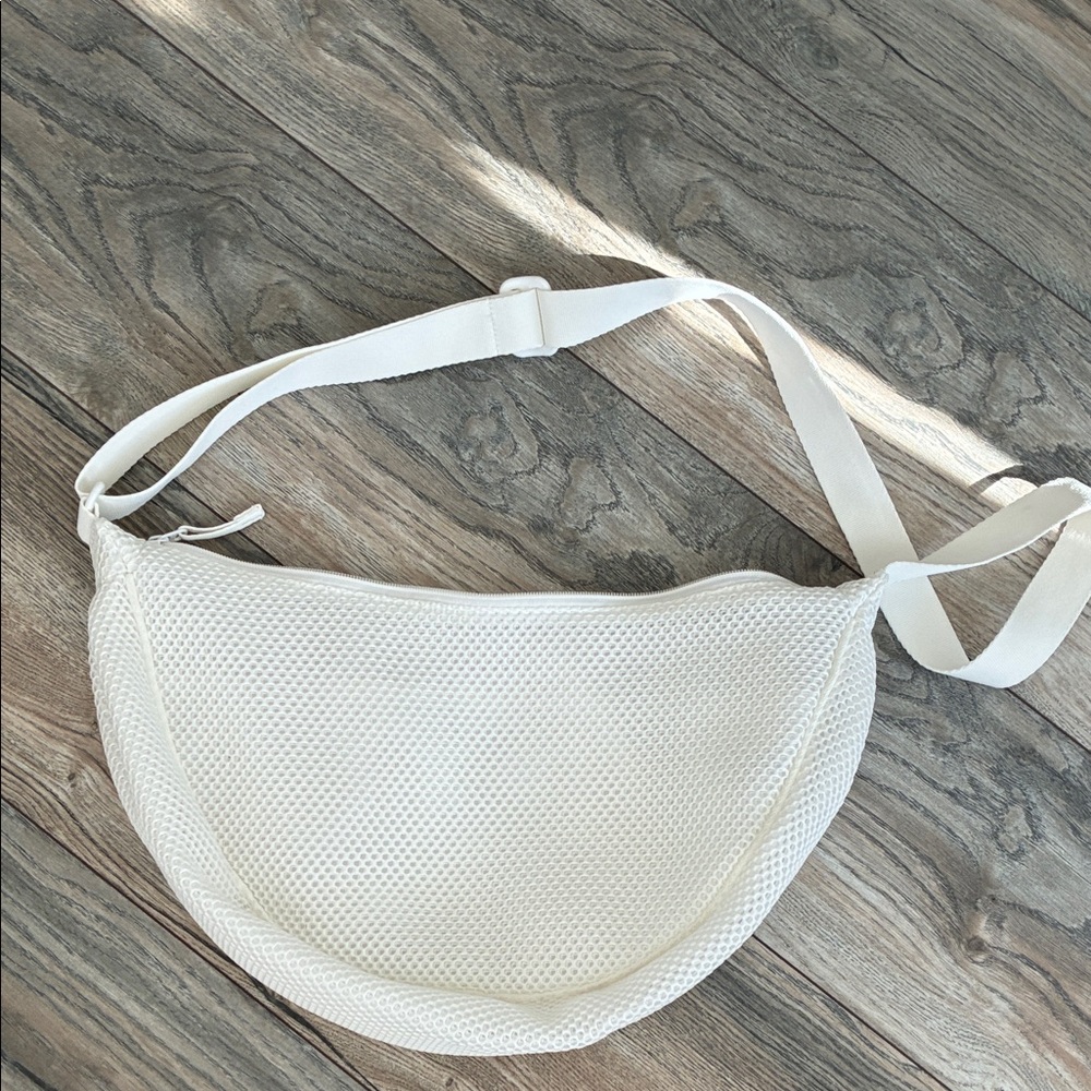 Uniqlo Round Shoulder Bag - Mesh